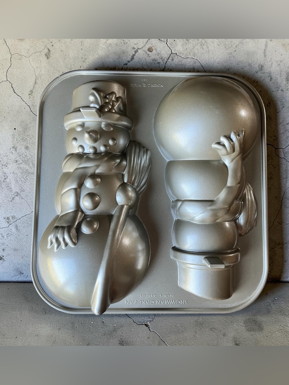 Nordic Ware Silver Snowman Cake Pan Mold 10 Cup